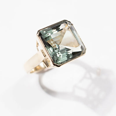 18ct Green Amethyst Ring - 10k gold