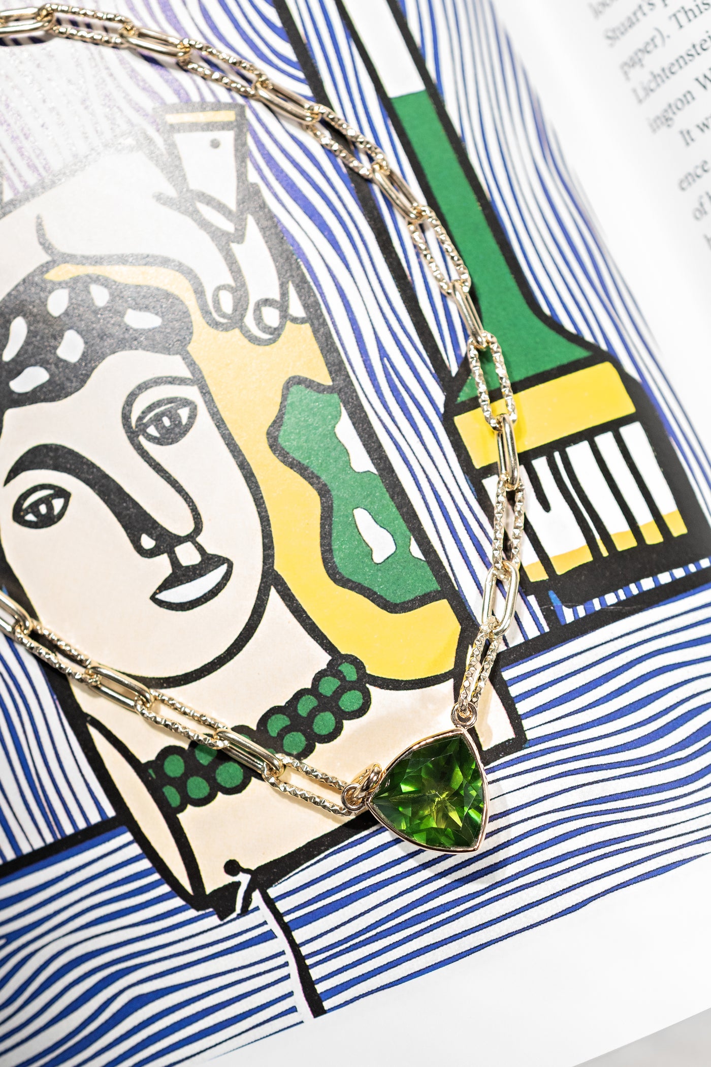 11.5ct Vivid Green Peridot Necklace - 14k yellow gold