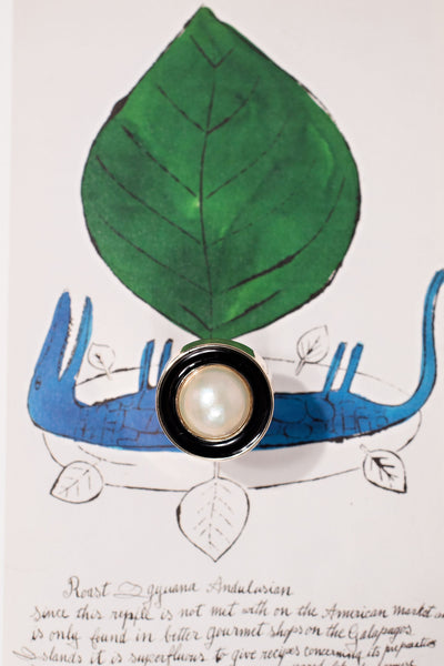 Retro Pearl Ring - Black Enamel