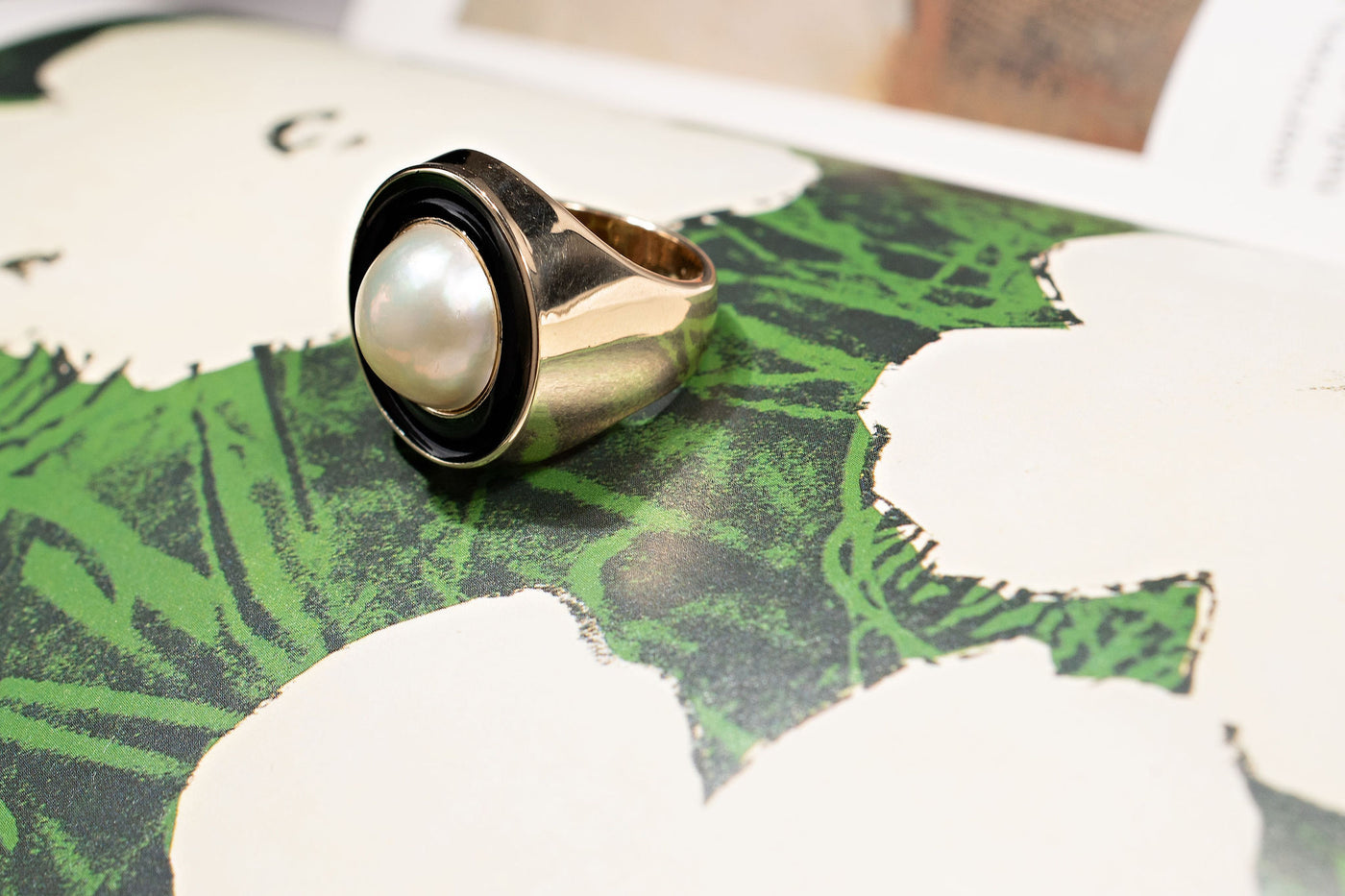 Retro Pearl Ring - Black Enamel