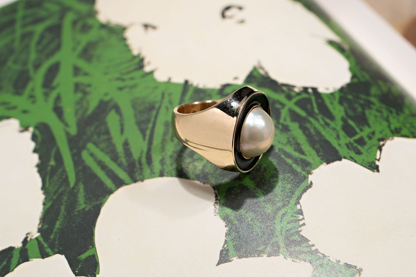 Retro Pearl Ring - Black Enamel