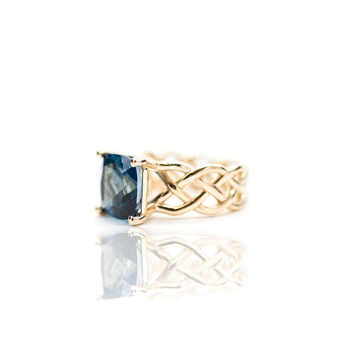 challah_blue-left