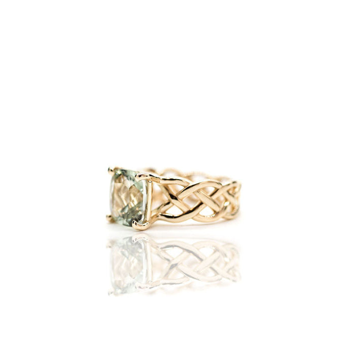 10ct Green Amethyst Ring - 14k Yellow Gold