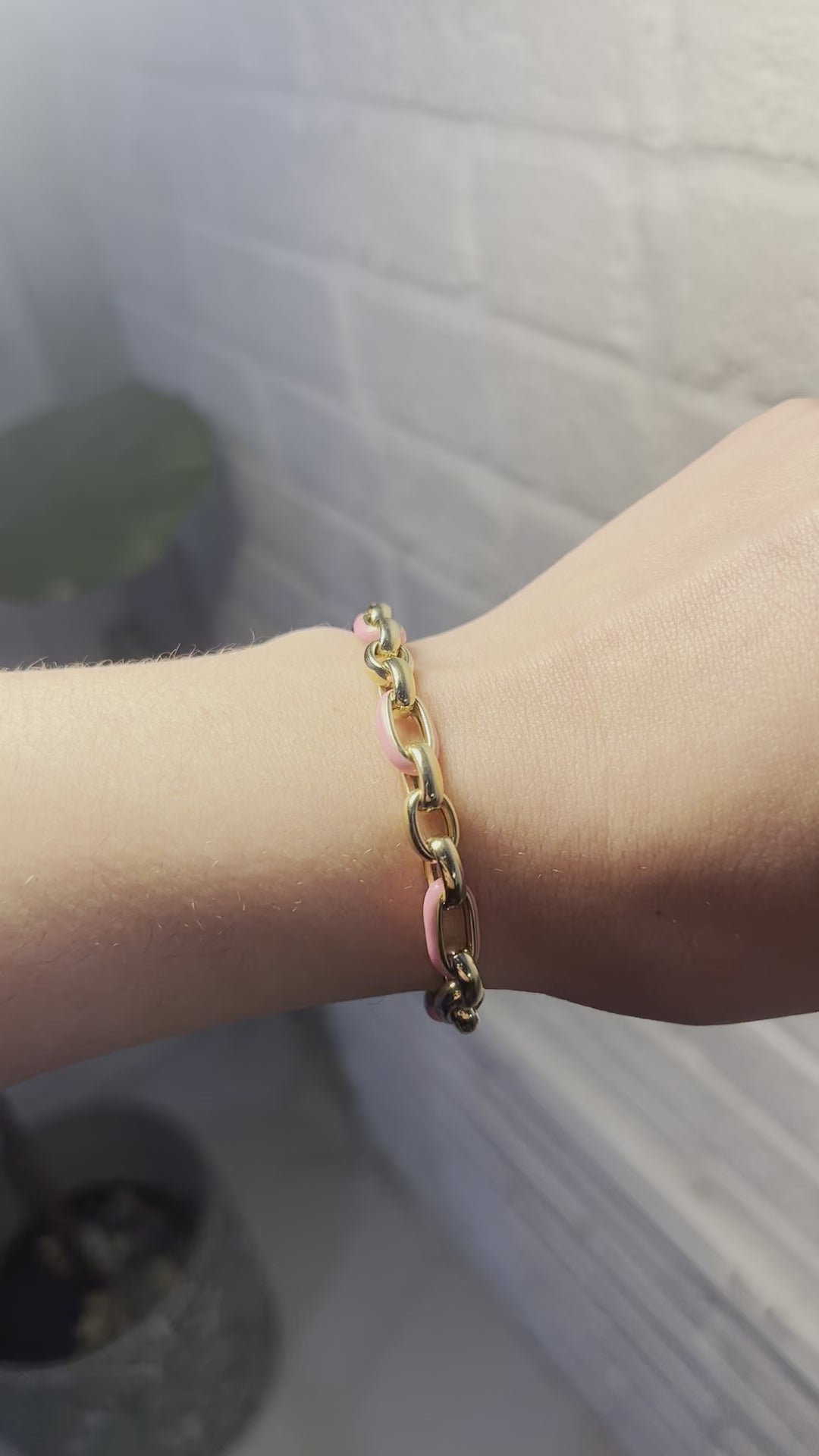 Enamel Paperclip Bracelet 14k Yellow Gold – Pink